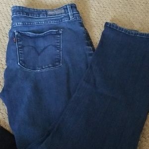 Levis Demi curve straight leg